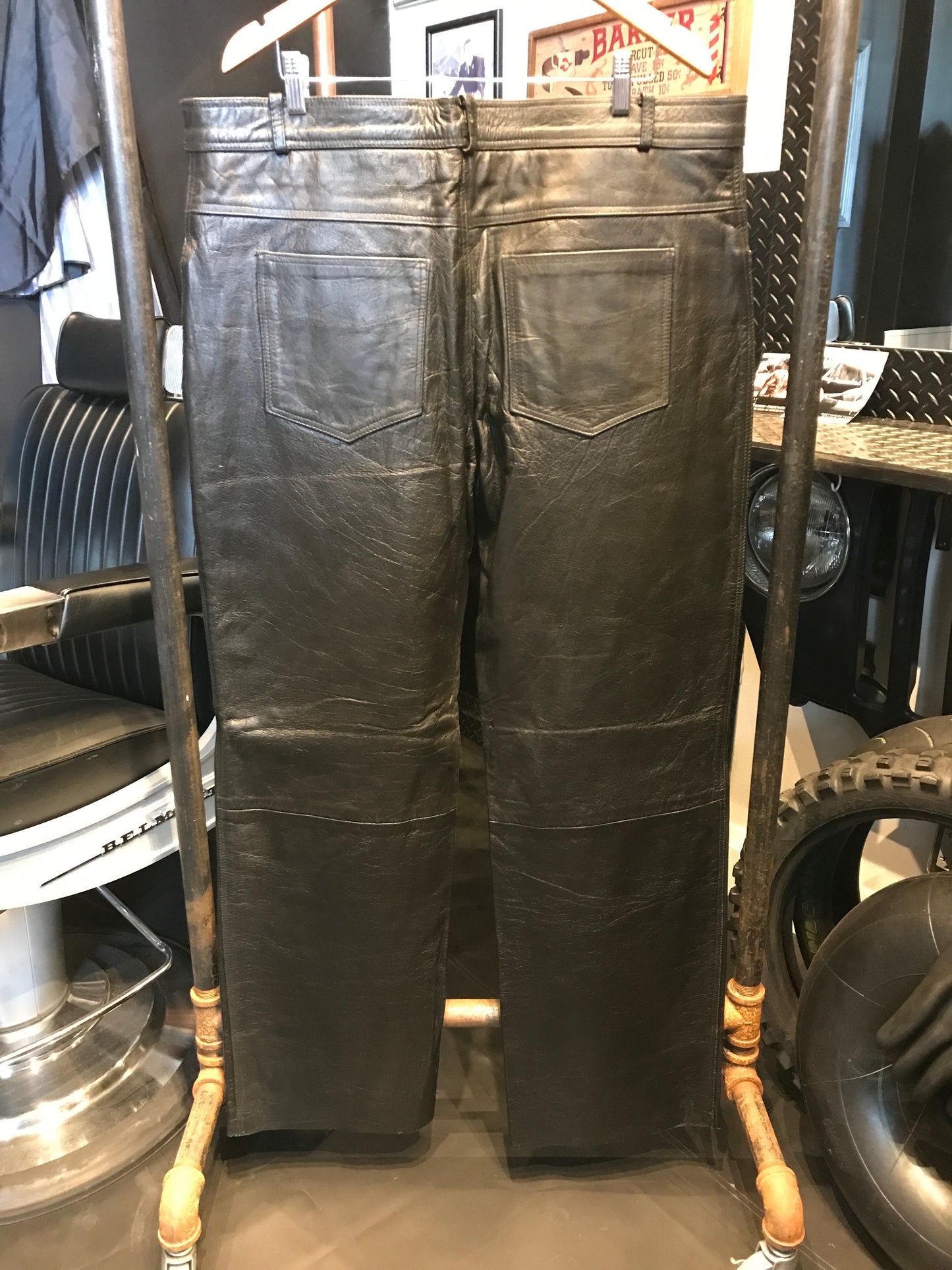 XELEMENT men’s leather pant, size 42