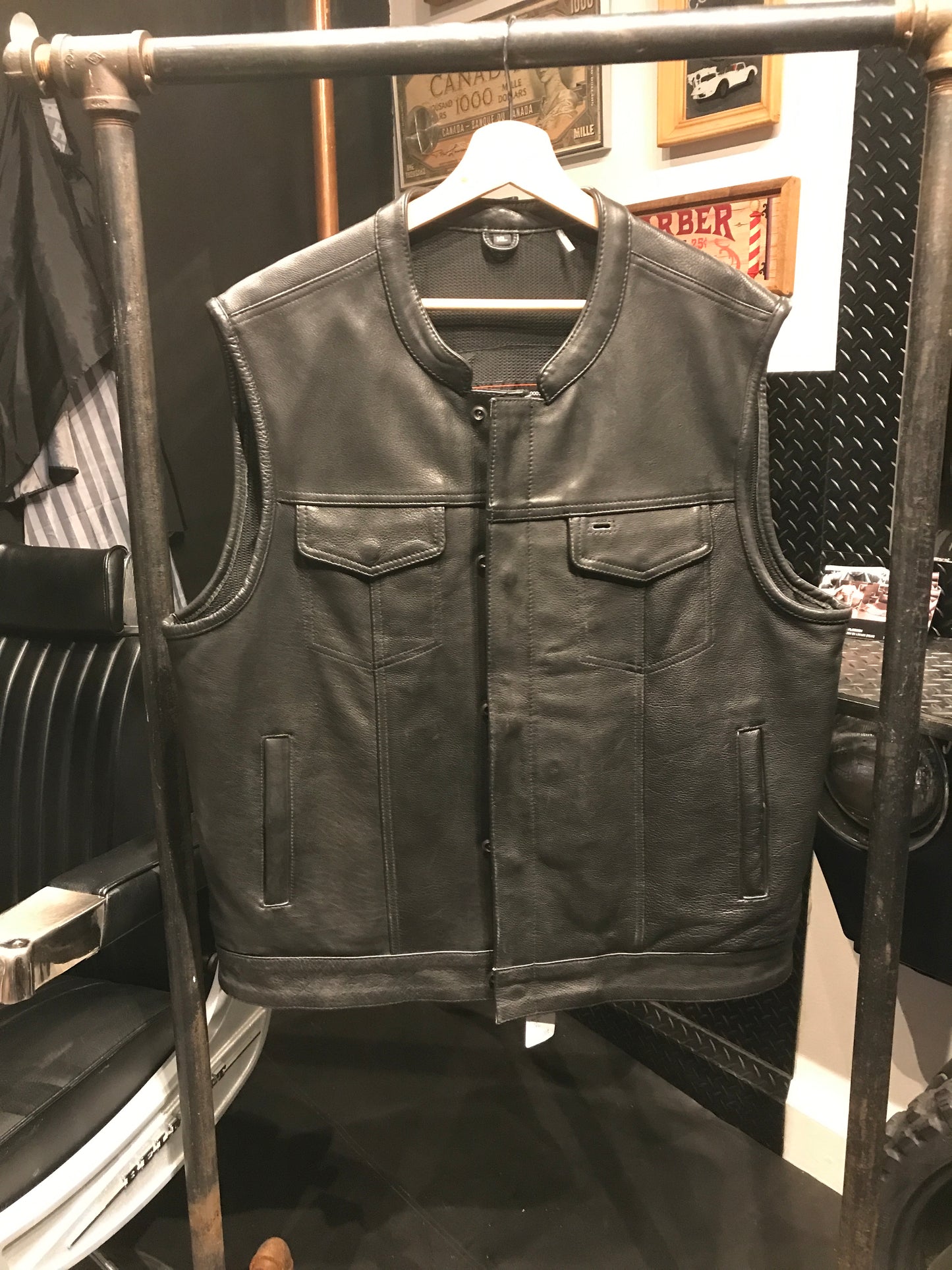 Men’s leather club vest