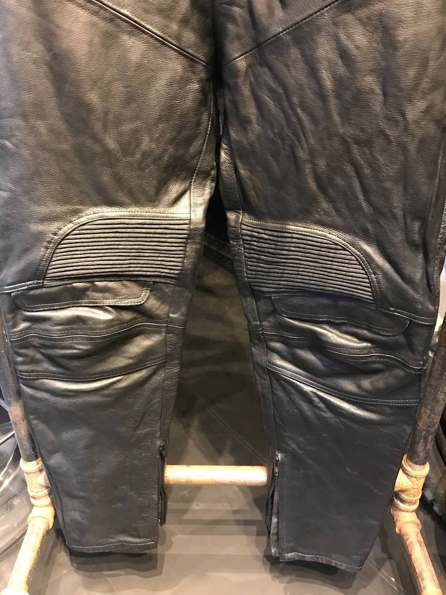 RK Men’s leather biker pants with elastic waist, size 4XL