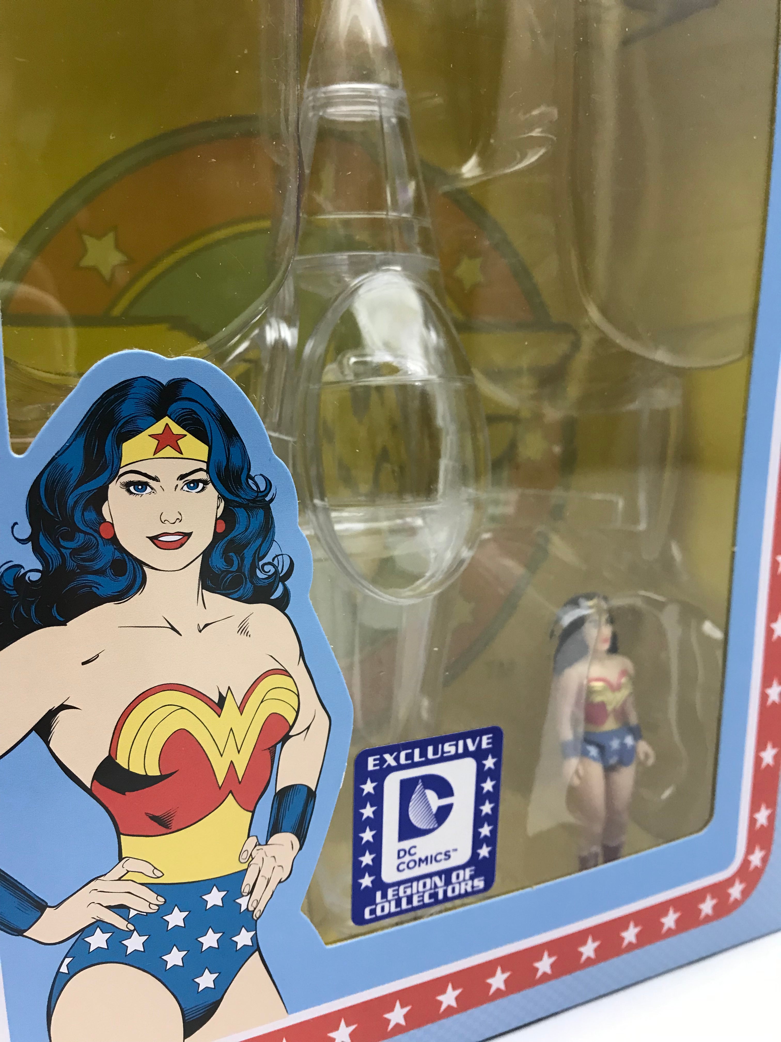 Wonder Woman Mini Figure with Invisible Jet